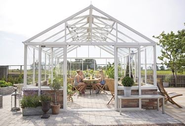 Stormsäkert vitt växthus