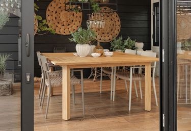Evergreen matbord i teak, miljöbild, Utemöbler från Garden Living