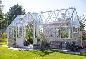 Victoria, vitt växthus i engelsk stil