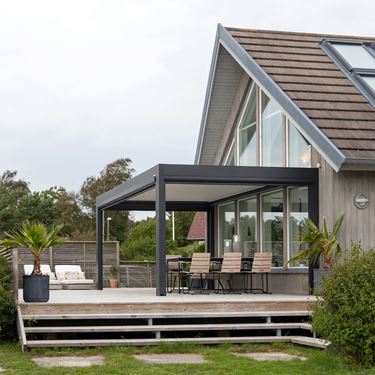 Modern och praktisk Pergola i lackerad aluminium