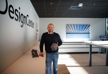 Willab Garden anställd med aluminiumprofiler