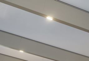 Infälld LED-belysning i limträstomme