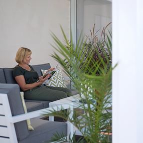 WG 10 ramlöst glasparti till pergola och sommaruterum