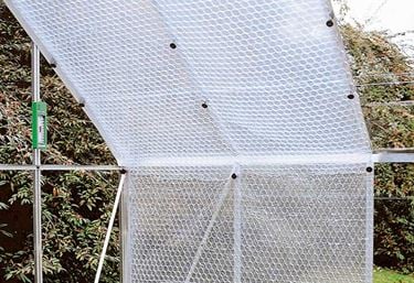 Isolerplastfolie i växthus