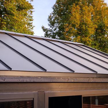 Exempelbild: Plåttak bandtäckt