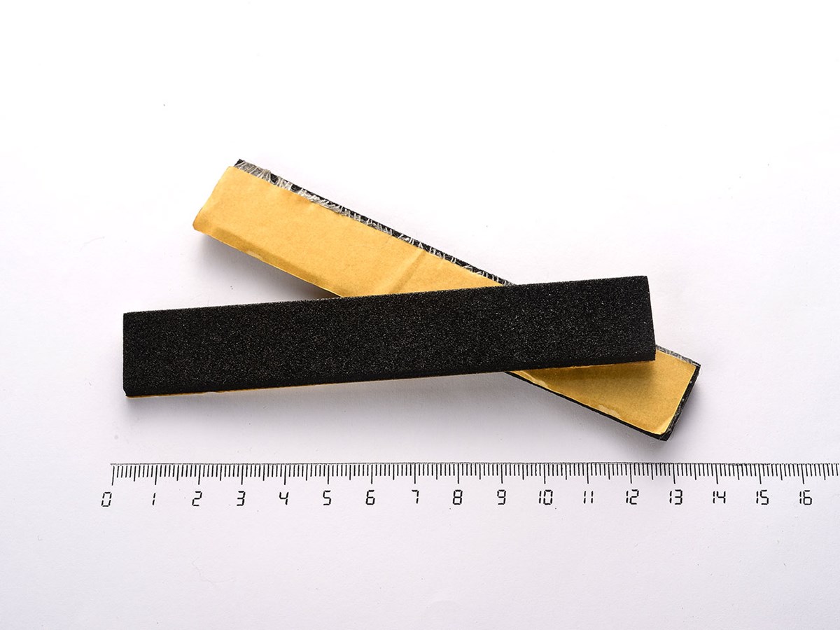 W25-WG62 Cellgummi svart