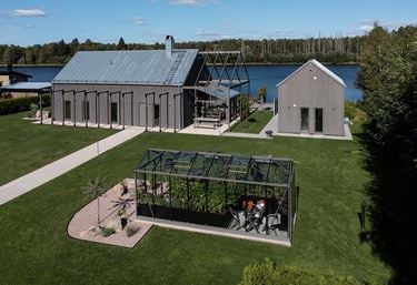 Ladhus med uterum och växthus från Willab Garden